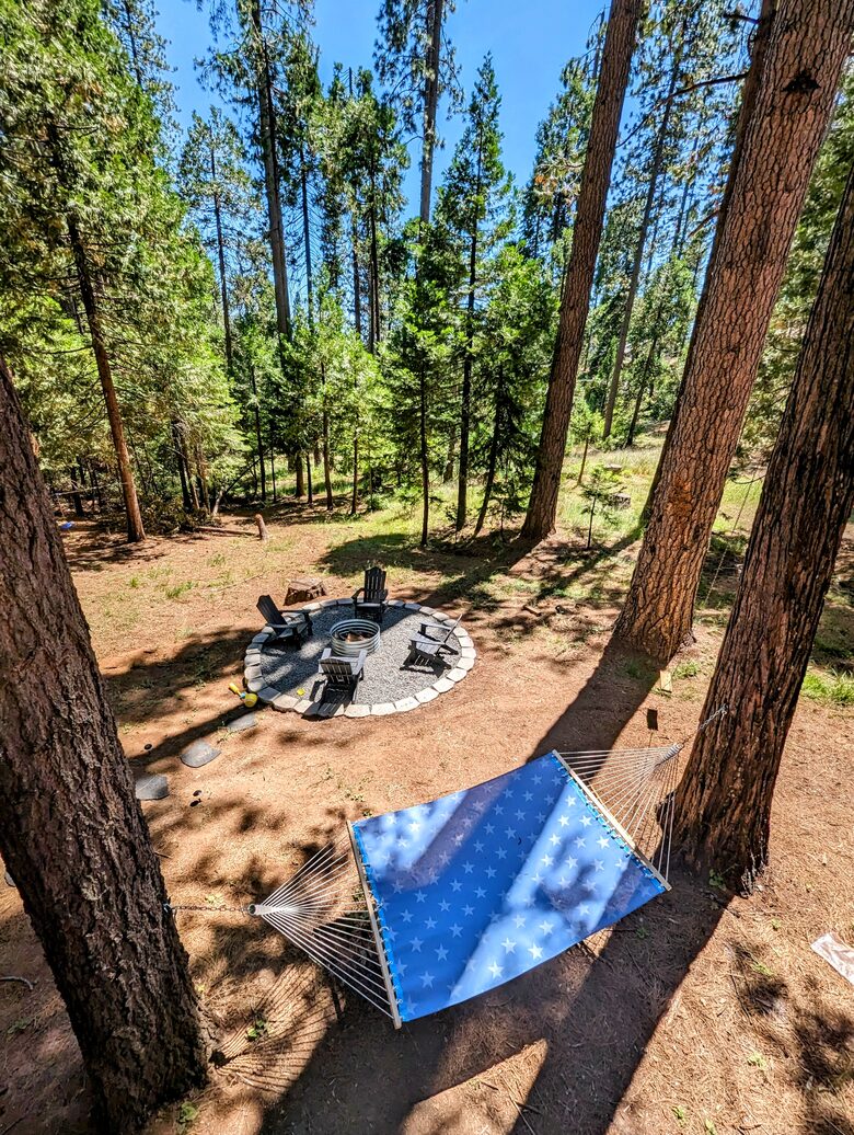 Modern Cabin in Blue Lake Springs - Arnold, California