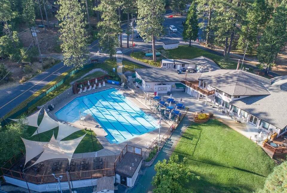 Modern Cabin in Blue Lake Springs - Arnold, California