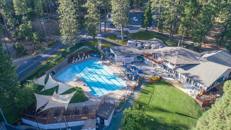 Modern Cabin in Blue Lake Springs - Arnold, California