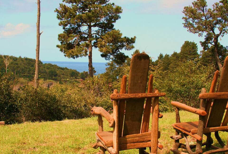 A King Room at the Brewery Gulch Inn & Spa (EH) - Mendocino, California