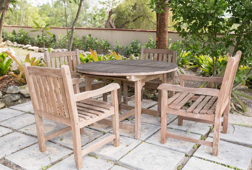 A King Room at A Stone's Throw Away (EH) - Nassau, Bahamas