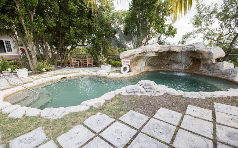 A King Room at A Stone's Throw Away (EH) - Nassau, Bahamas