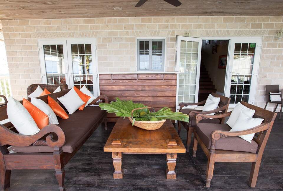 A King Room at A Stone's Throw Away (EH) - Nassau, Bahamas