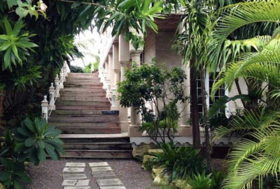 A King Room at A Stone's Throw Away (EH) - Nassau, Bahamas