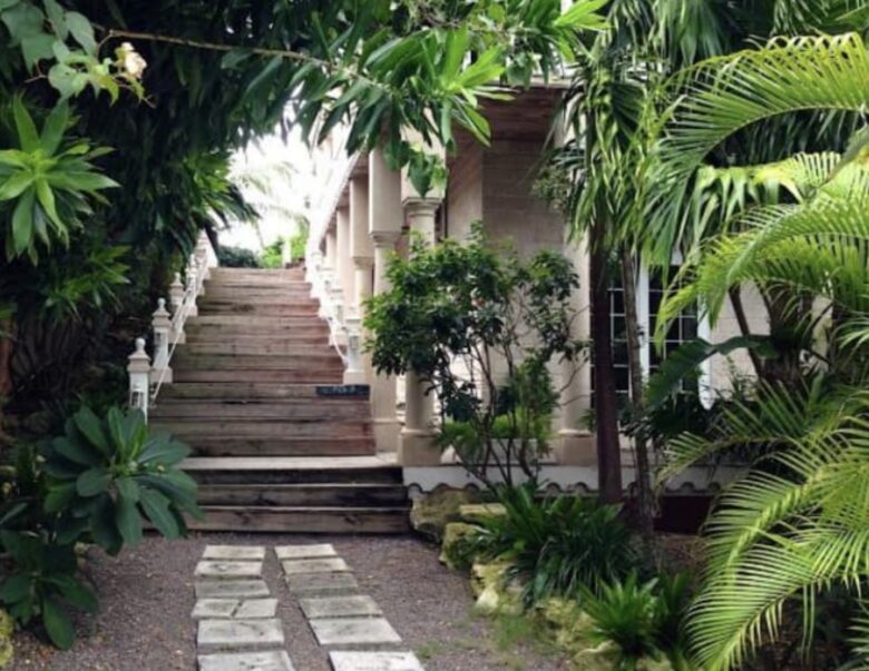 A King Room at A Stone's Throw Away (EH) - Nassau, Bahamas