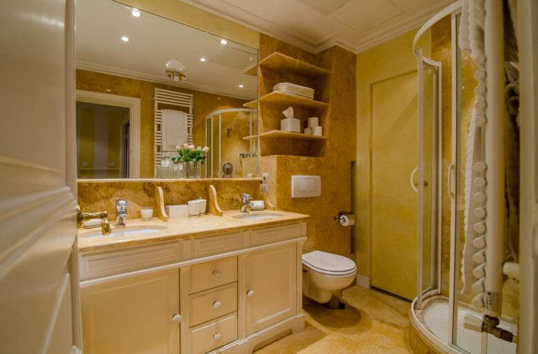 Rue du Four - Paris, France