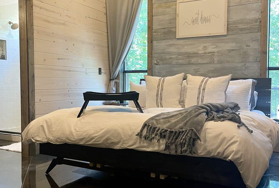 "Somethin 2 Talk About" | Cozy & Modern Cabin - Broken Bow, Oklahoma