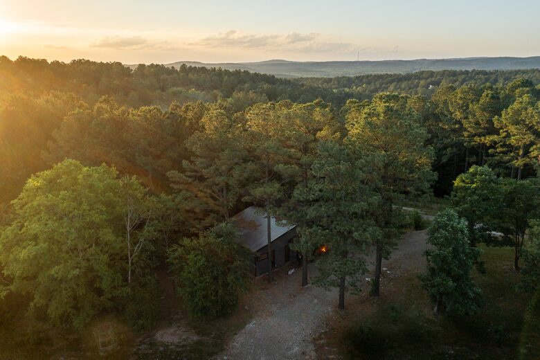 "Somethin 2 Talk About" | Cozy & Modern Cabin - Broken Bow, Oklahoma