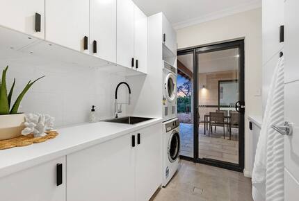 Caves Manor - Margaret River, Australia