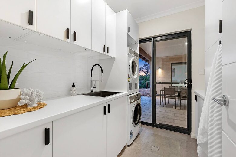 Caves Manor - Margaret River, Australia