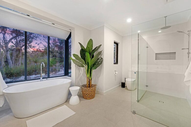 Caves Manor - Margaret River, Australia