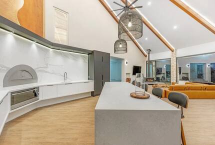 Caves Manor - Margaret River, Australia