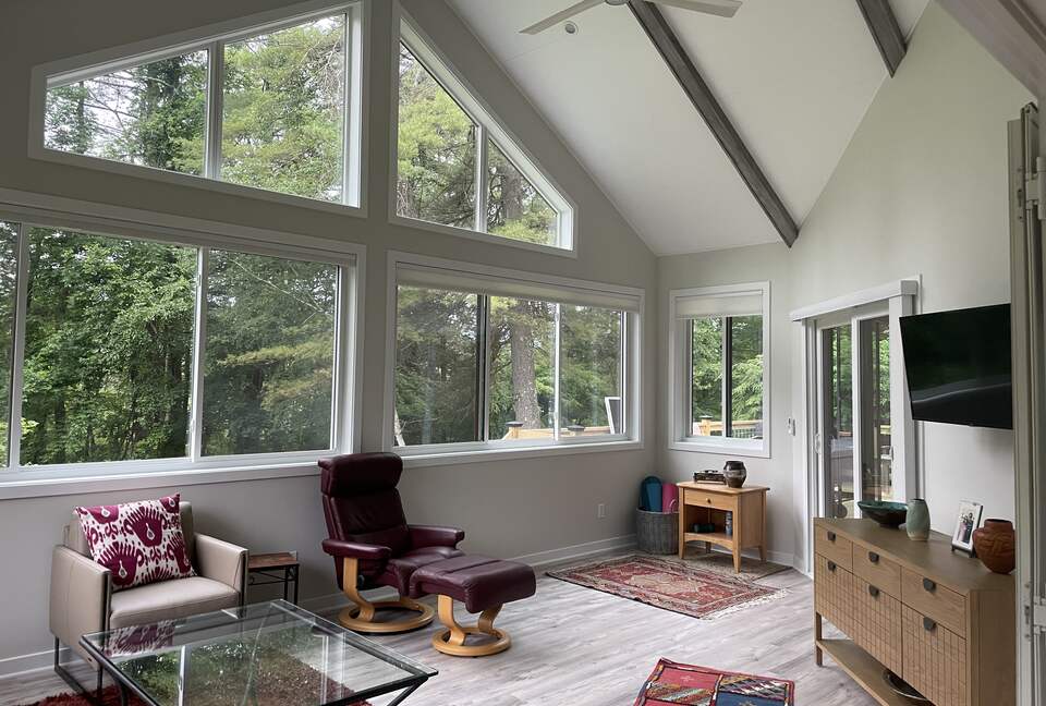 Contemporary Berkshires Retreat - Stockbridge, Massachusetts