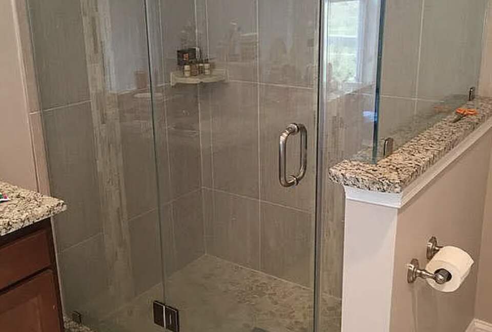 Modern Family Home in the DC Suburbs - Falls Church, Virginia