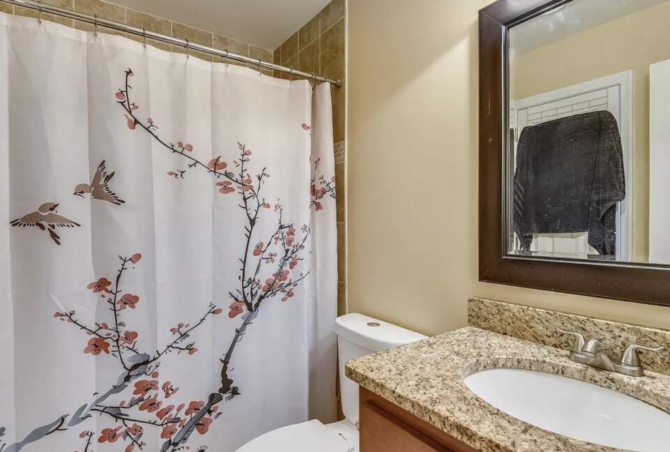 Modern Family Home in the DC Suburbs - Falls Church, Virginia