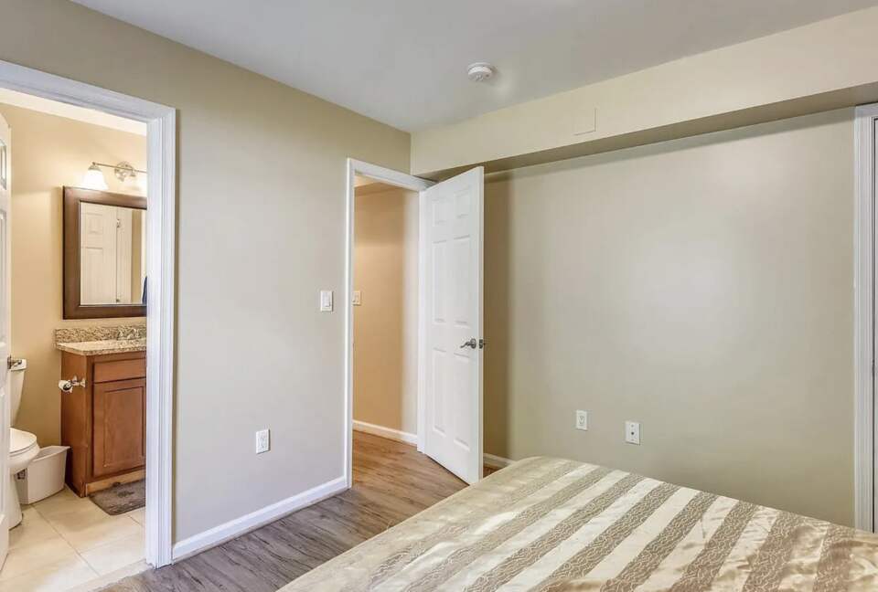 Modern Family Home in the DC Suburbs - Falls Church, Virginia