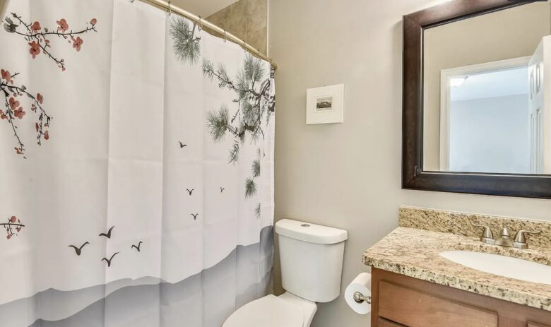 Modern Family Home in the DC Suburbs - Falls Church, Virginia