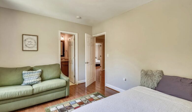 Modern Family Home in the DC Suburbs - Falls Church, Virginia