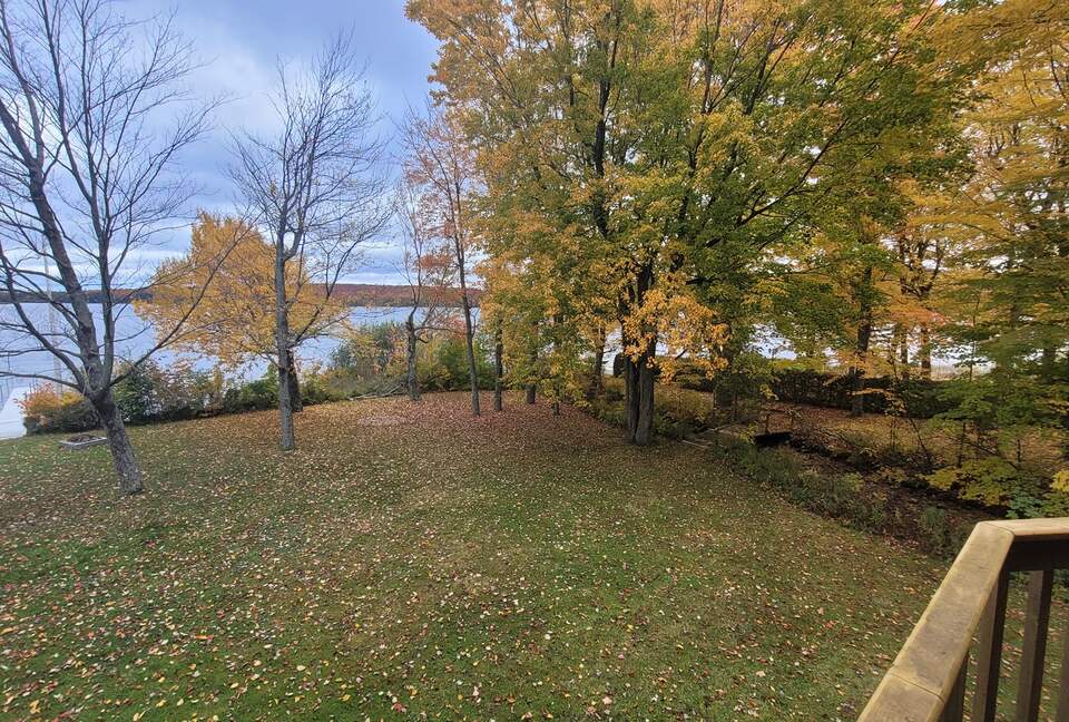 Tranquil Lakefront Cabin - Stratford, Canada