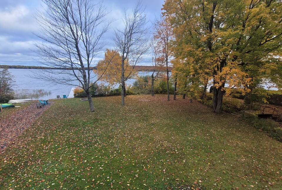 Tranquil Lakefront Cabin - Stratford, Canada