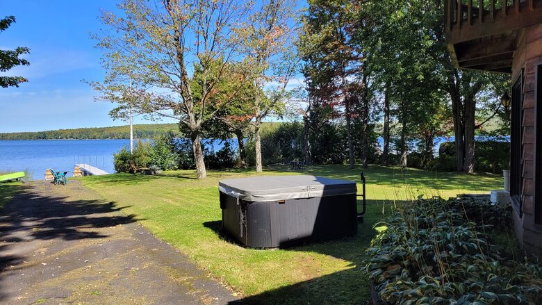 Tranquil Lakefront Cabin - Stratford, Canada