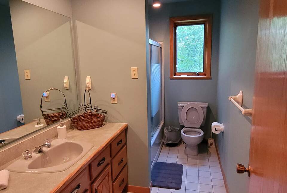 Tranquil Lakefront Cabin - Stratford, Canada