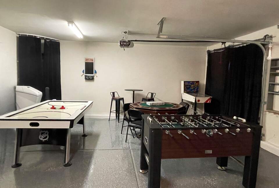 Vegas-Style Desert Luxury | Hot Tub + Gameroom - Henderson, Nevada