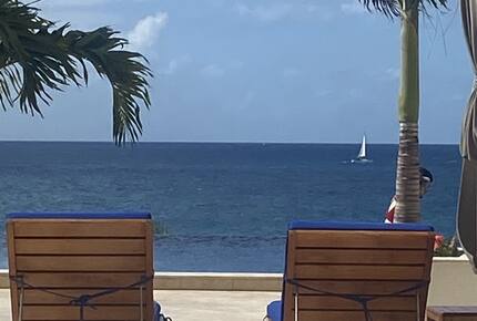 The Cliff Luxury Oceanfront Condo w/ Private Beach - Cupecoy, Sint Maarten (Dutch part)