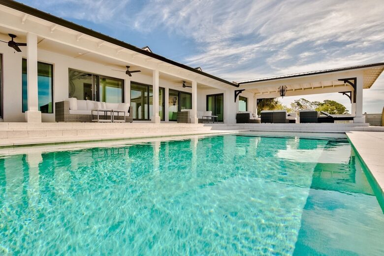 Bayfront Modern Getaway with a Pool - Panama City, Florida