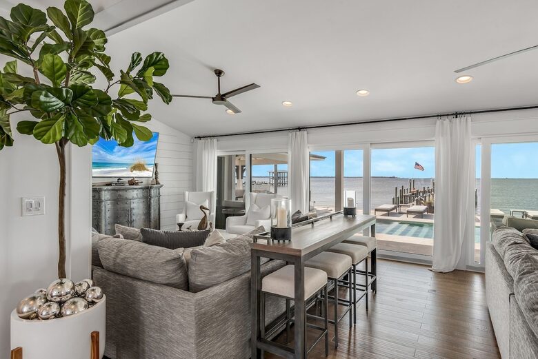 Bayfront Modern Getaway with a Pool - Panama City, Florida