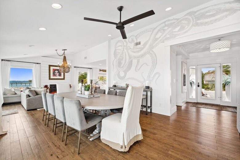 Bayfront Modern Getaway with a Pool - Panama City, Florida