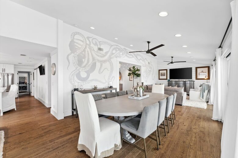 Bayfront Modern Getaway with a Pool - Panama City, Florida