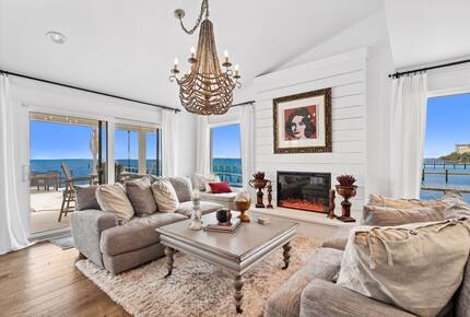 Bayfront Modern Getaway with a Pool - Panama City, Florida