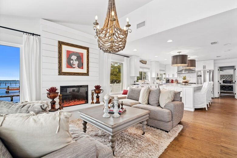 Bayfront Modern Getaway with a Pool - Panama City, Florida