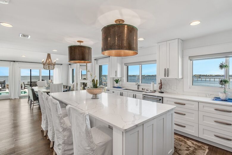 Bayfront Modern Getaway with a Pool - Panama City, Florida