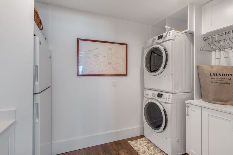 Bayfront Modern Getaway with a Pool - Panama City, Florida