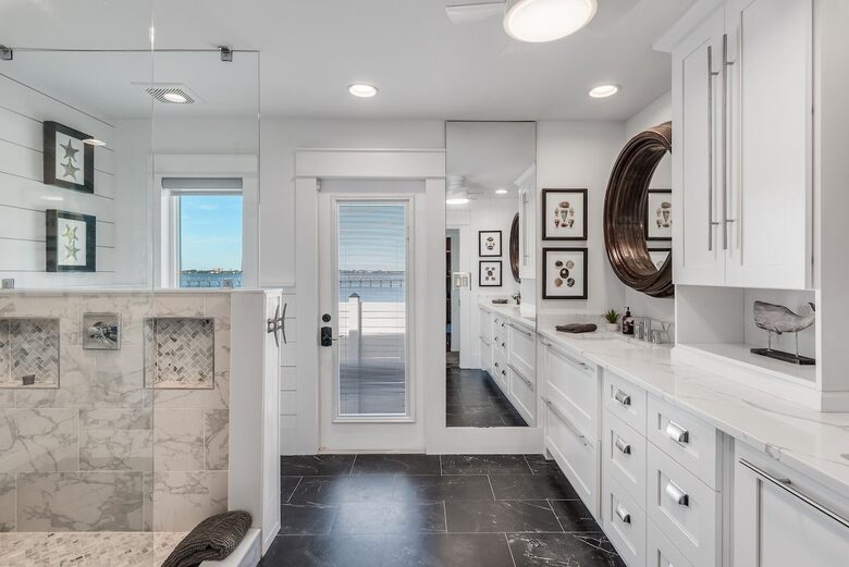 Bayfront Modern Getaway with a Pool - Panama City, Florida