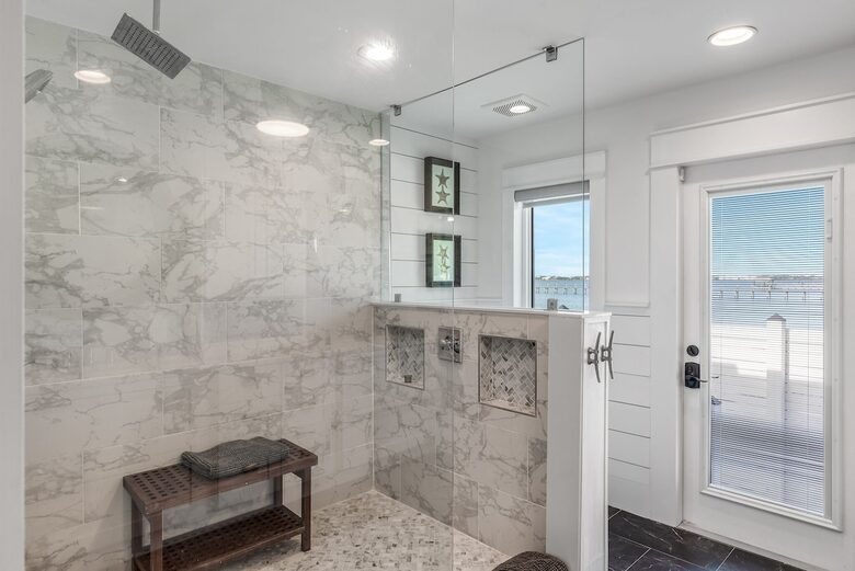 Bayfront Modern Getaway with a Pool - Panama City, Florida