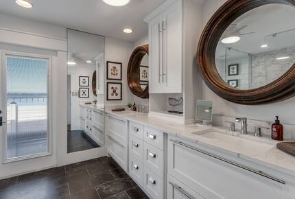 Bayfront Modern Getaway with a Pool - Panama City, Florida