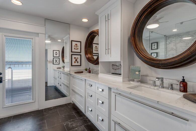 Bayfront Modern Getaway with a Pool - Panama City, Florida