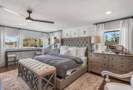 Bayfront Modern Getaway with a Pool - Panama City, Florida