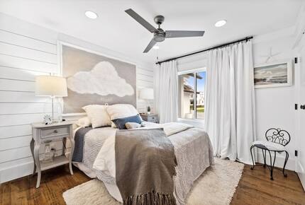 Bayfront Modern Getaway with a Pool - Panama City, Florida