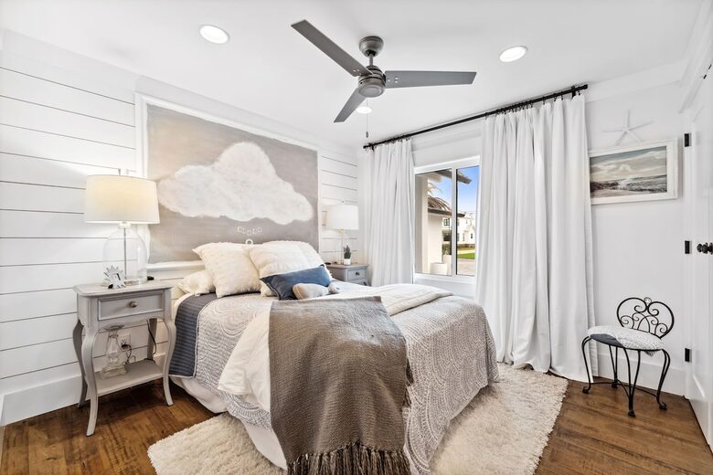 Bayfront Modern Getaway with a Pool - Panama City, Florida