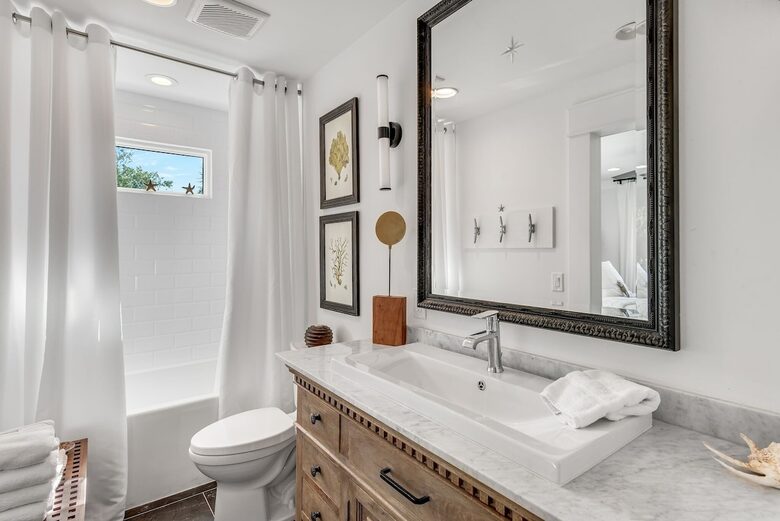 Bayfront Modern Getaway with a Pool - Panama City, Florida