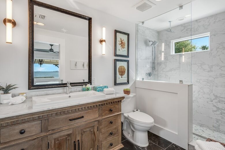 Bayfront Modern Getaway with a Pool - Panama City, Florida