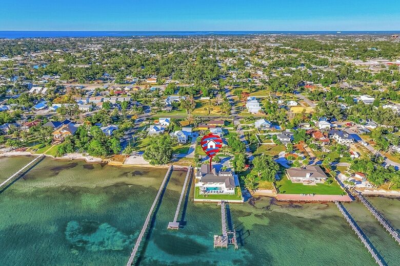 Bayfront Modern Getaway with a Pool - Panama City, Florida