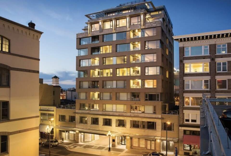 The Sovereign Luxury Condo with Stunning Vistas - availability very flexible - Victoria, Canada