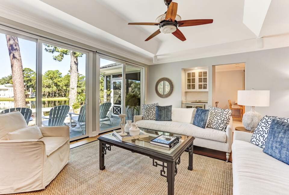 Bell Cottage on Lagoon - Savannah, Georgia