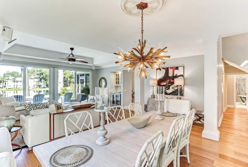 Bell Cottage on Lagoon - Savannah, Georgia