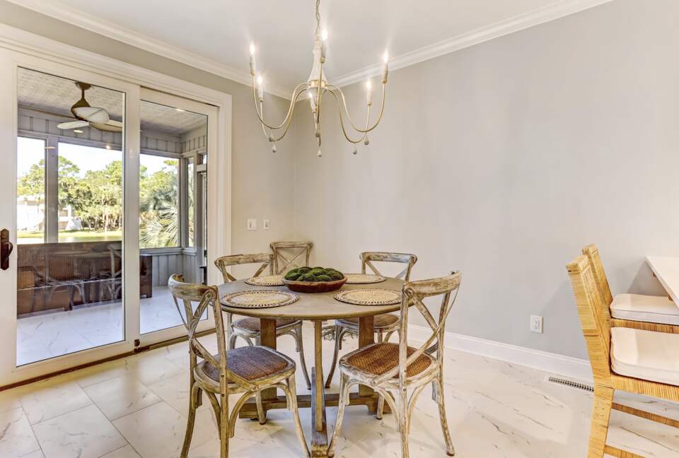 Bell Cottage on Lagoon - Savannah, Georgia